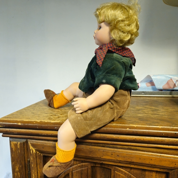 Vintage and Rare Hansel and Gretel Porcelain Dolls - Picture 10 of 16